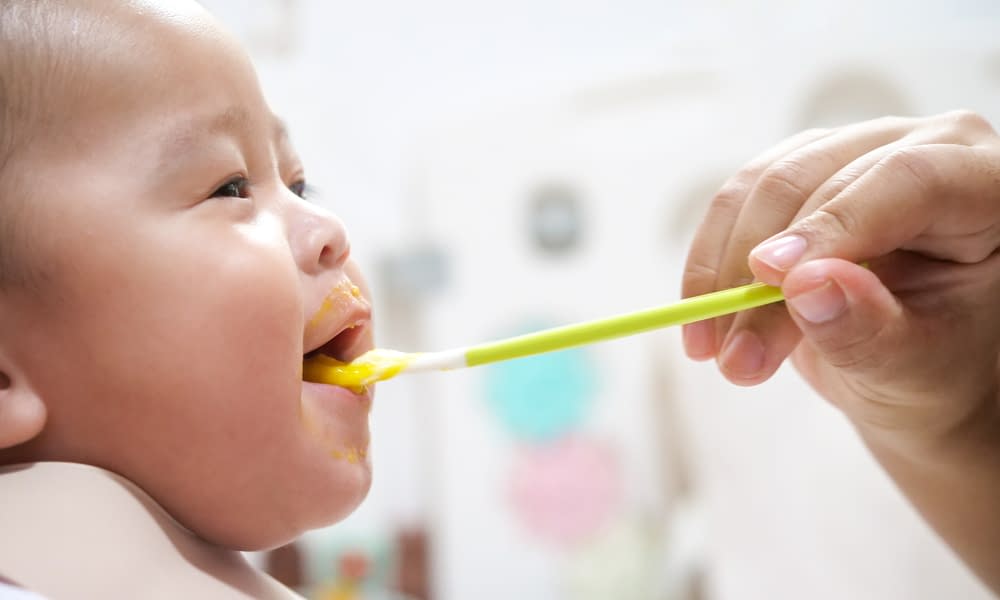 Tahap Mengenalkan Makanan Pendamping Asi (MPASI) untuk Anak